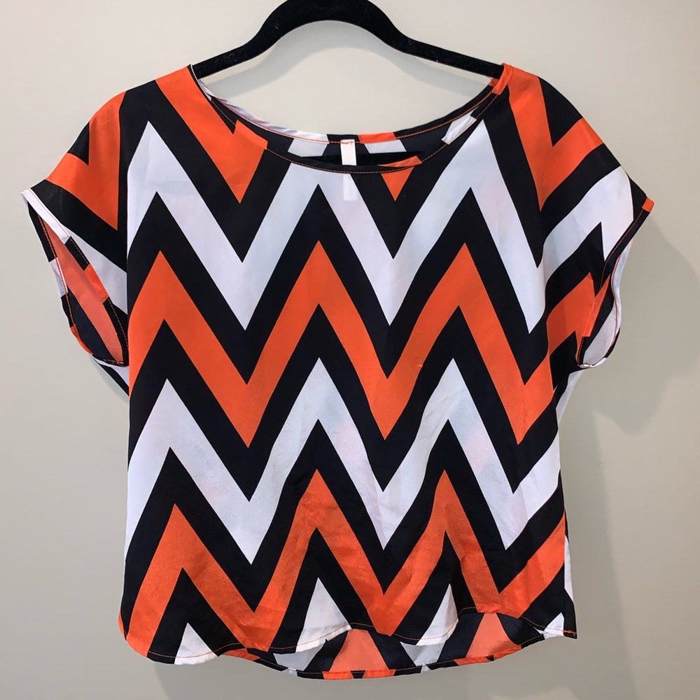 Chevron Tyche top